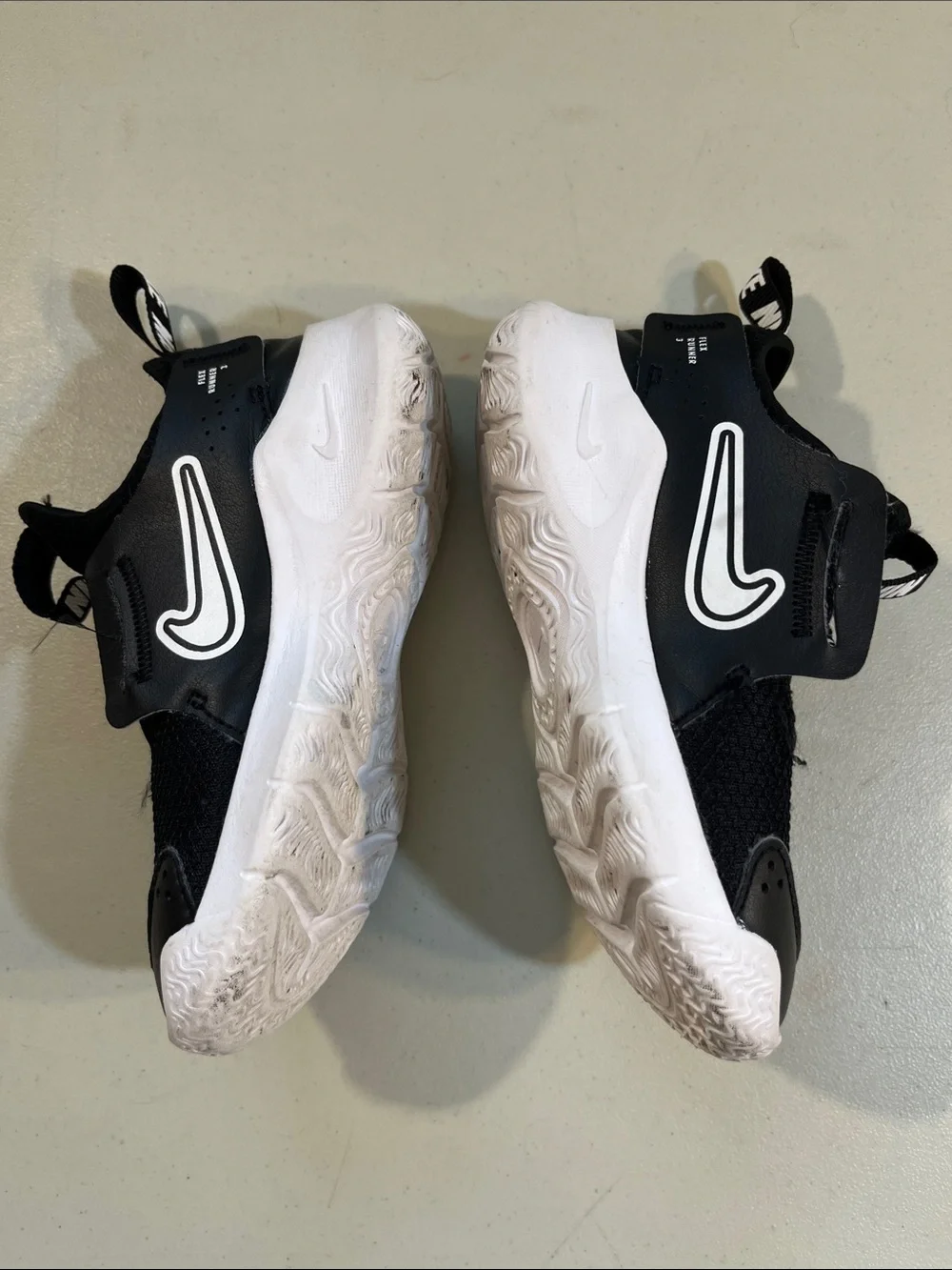 Nike easy slip